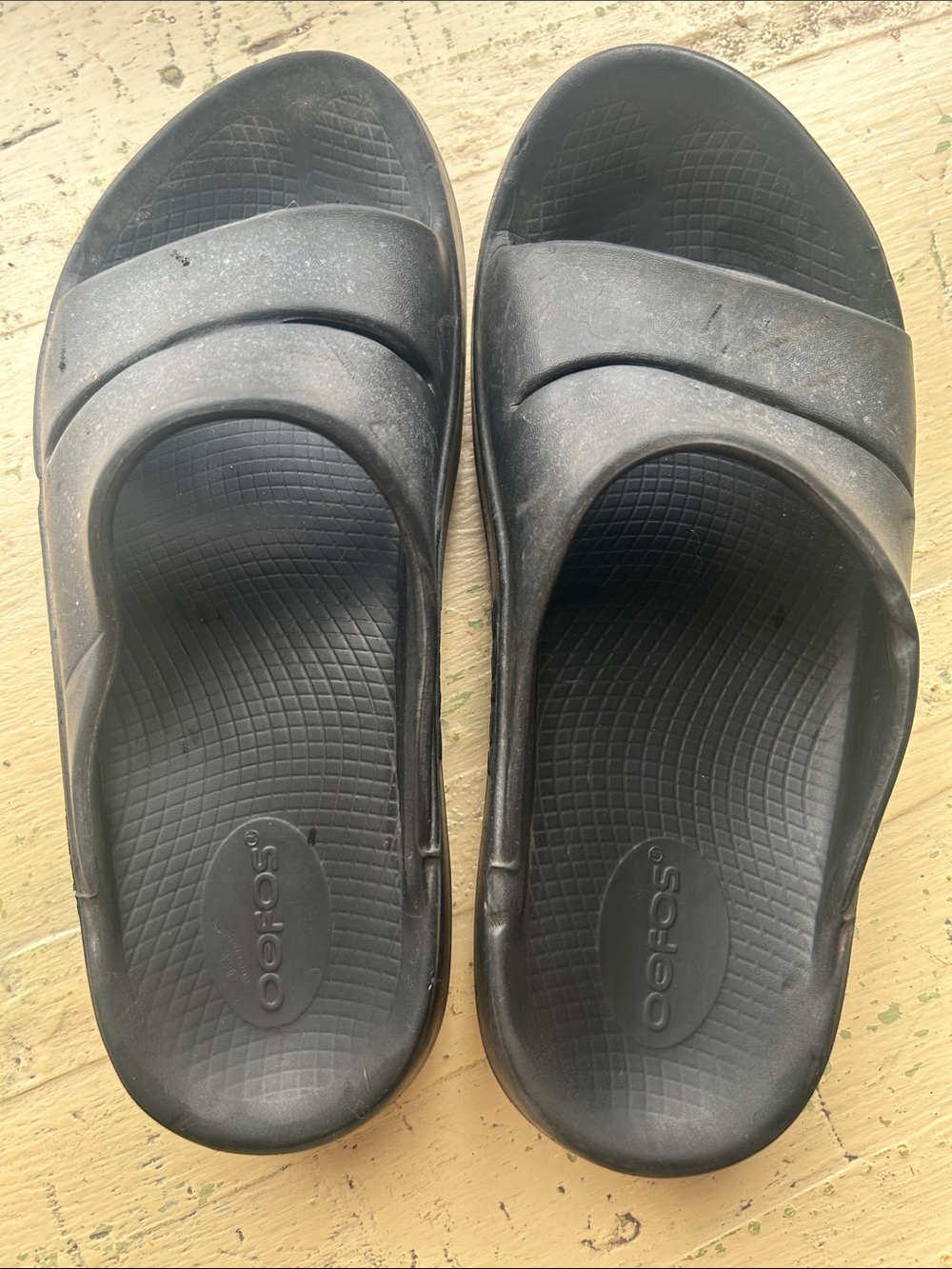 OOFOS Black Women's Recovery Slide Sandals